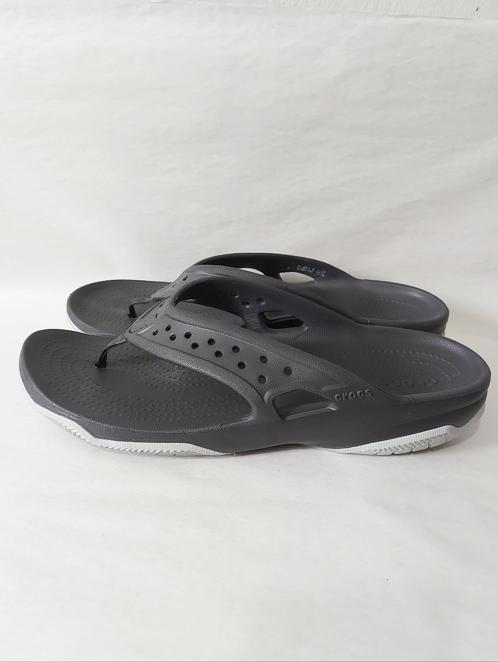 Crocs Men Swiftwater Deck Thong Beach Slip-on Comfort Flipflop Sandals Size 13
